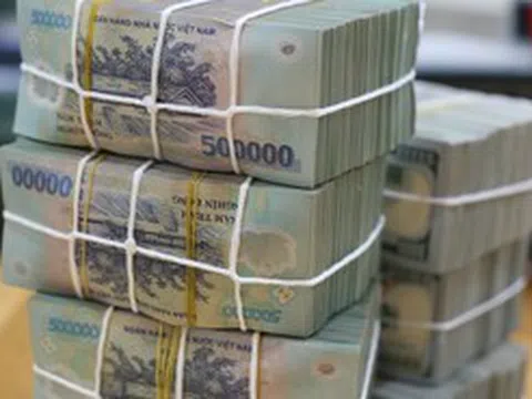 “Gửi tiết kiệm lãi suất tới 8%/năm nhưng tôi vẫn quyết định rút ra rồi gửi lại toàn bộ”