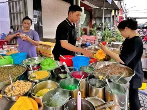 5 tiệm chè đông khách ở TP HCM, giữ công thức bí truyền từ thời “ông bà anh”, có hôm đóng cửa sớm vì hết hàng