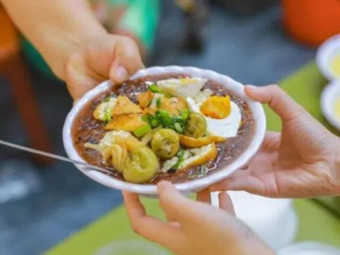 6 đặc sản Hà Nội chỉ chờ hè đến là lên ngôi, toàn món ngon bổ rẻ không sợ nóng, cầm 50.000 đồng ăn thả ga