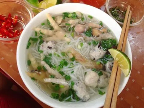 7 món bún độc lạ ở Hà Nội, kết hợp nguyên liệu quen thuộc, tưởng không ngon mà ngon không tưởng