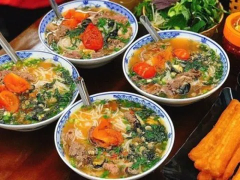 5 quán bún ốc ngon nổi tiếng ở Hà Nội, giữ khách bằng công thức gia truyền, giá rẻ mà chất lượng cao