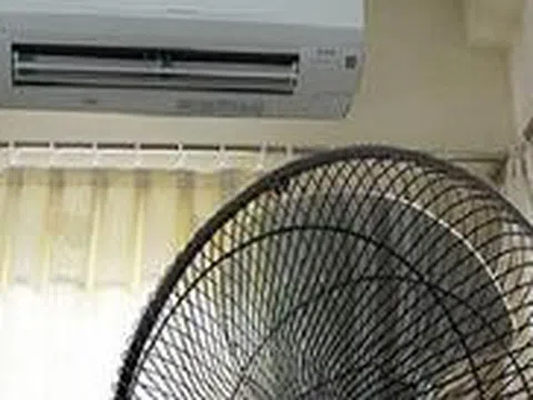 Lời khuyên cho gia đình bật điều hòa + bật quạt suốt đêm