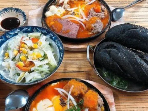 5 tiệm bánh mì chảo siêu đông ở TP.HCM, giữ chân khách nhờ công thức bí truyền, muốn ăn phải xếp hàng dài