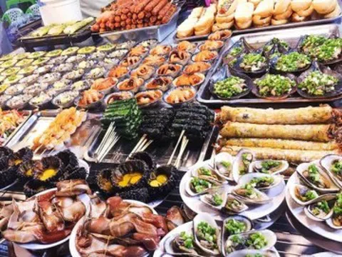 Ở Quảng Ninh có khu chợ sầm uất nhất định phải ghé qua dịp 2/9: Bán hải sản ngon bổ rẻ, là "thiên đường ẩm thực" ai cũng...