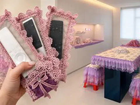 Căn nhà tối giản bỗng “biến hình” sau khi mẹ chồng biết mua sắm online: Từ điều khiển đến bồn cầu đều có "áo ren"