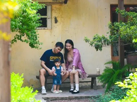 Sáng chớm thu ở Hà Nội, người dân chạy bộ, thưởng cà phê