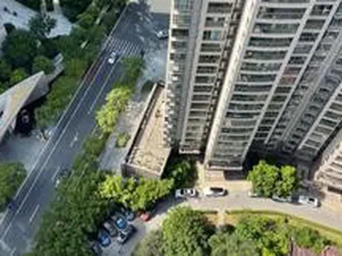 Sau 5 năm sống ở tầng 30, tôi bán nhà chuyển về khu chung cư cũ: Tiền tiết kiệm được chỉ là một phần, thứ nhận lại còn nhiều hơn