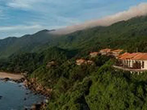 Việt Nam có vịnh biển được xếp vào nhóm đẹp nhất thế giới: Dài 42,5km, nằm dưới chân đèo Hải Vân, cảnh sắc như “bồng lai tiên cảnh”