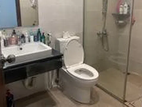 Tại sao ngày càng nhiều gia đình không còn đặt lavabo trong nhà vệ sinh? 2 cách bố trí giúp cả nhà đỡ cảnh phải “chờ nhau”
