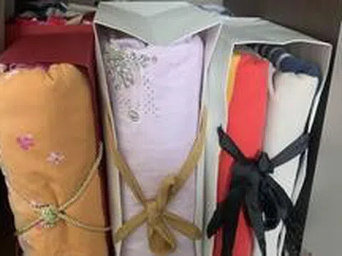Không mua thêm hộp đựng, người phụ nữ trung niên vẫn khiến tủ chăn ga gọn đến khó tin: 9 cách tận dụng đồ có sẵn