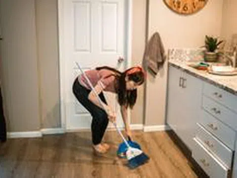 Điều khiến nhiều bà nội trợ kiệt sức không phải nấu cơm hay lau nhà, mà là những việc nhà vô hình không bao giờ kết thúc
