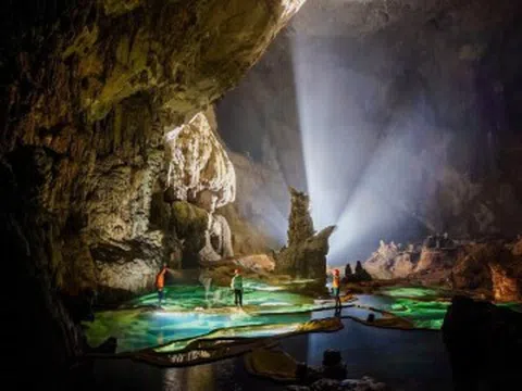 Ngắm "ruộng bậc thang" xanh ngọc kỳ ảo dưới lòng đất ở Quảng Trị