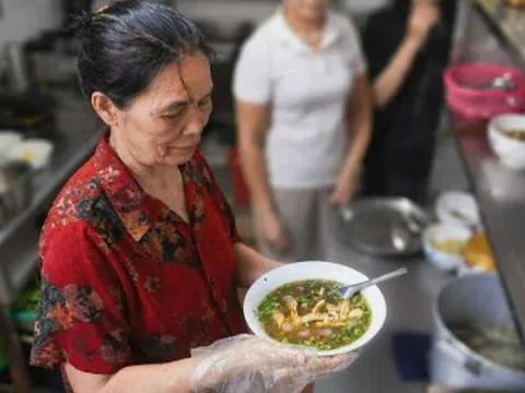 Quán cháo lươn còn nguyên hạt gạo nổi tiếng ở xứ Thanh
